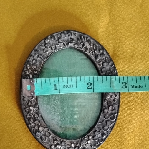 Ornate Oval Picture Frame with Green Center - Picture 6 of 12
